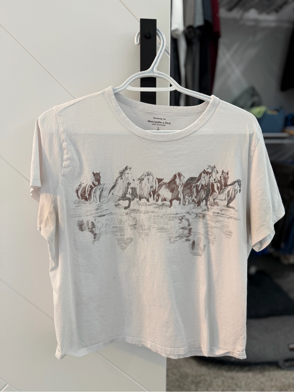 Abercrombie & Fitch White Graphic Horse Print Tee - women’s large